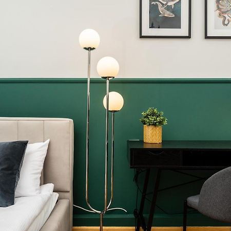 Classy Old Town Apartment - By Upstairs Краків Екстер'єр фото