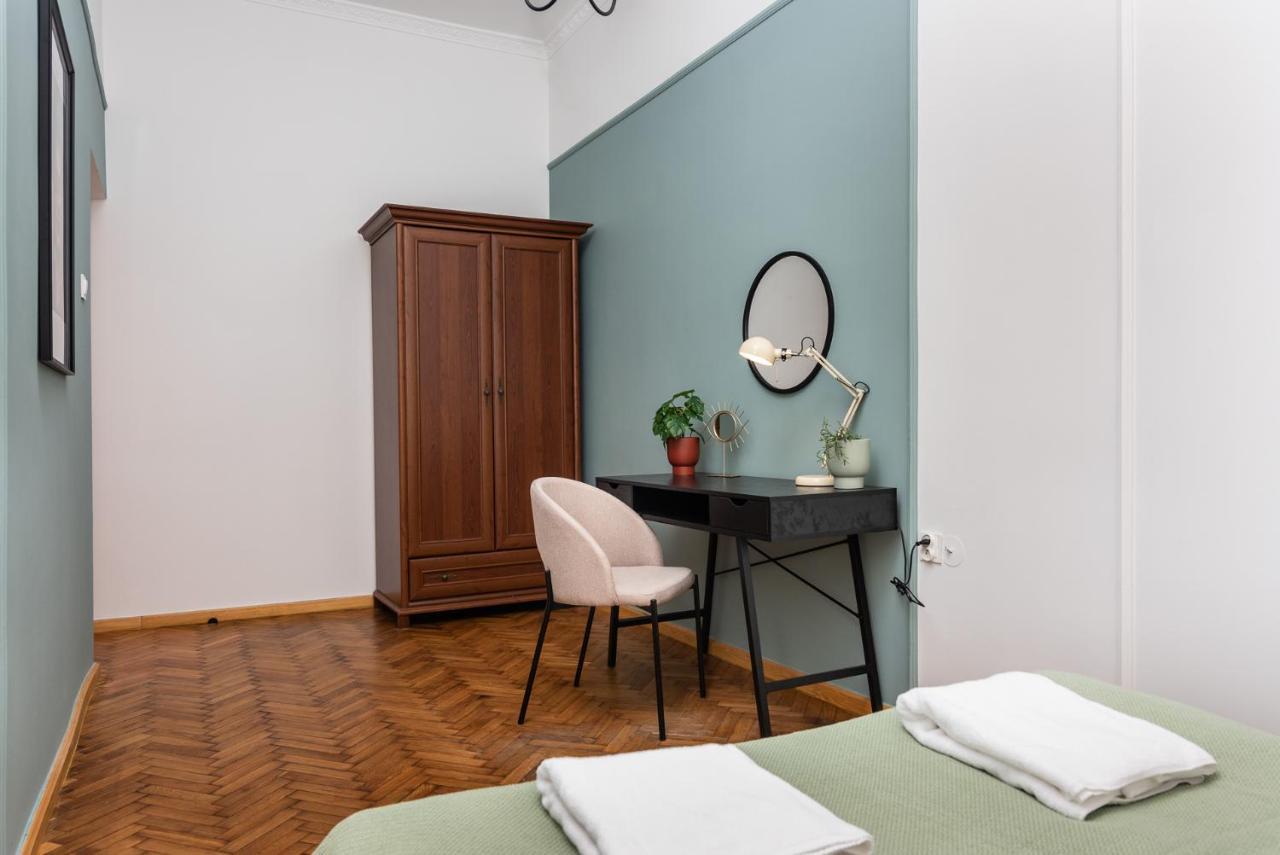 Classy Old Town Apartment - By Upstairs Краків Екстер'єр фото