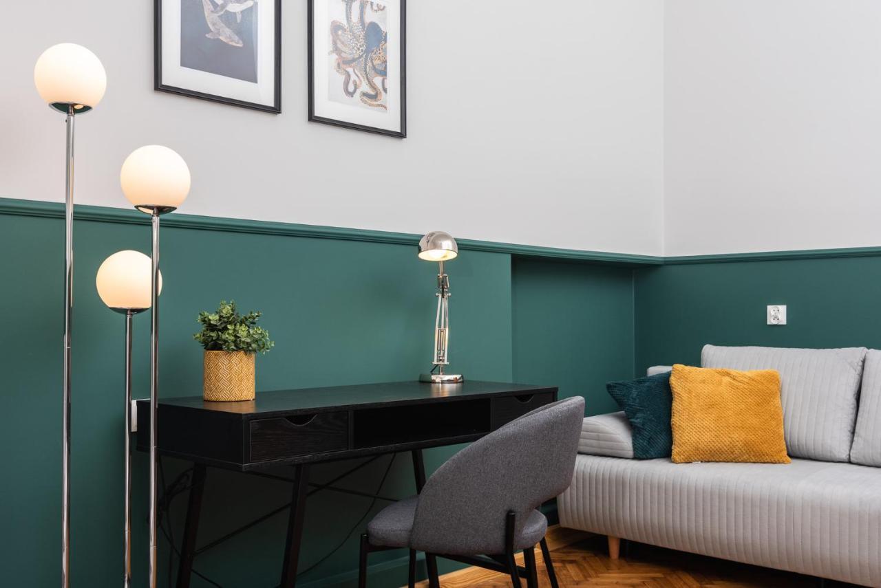 Classy Old Town Apartment - By Upstairs Краків Екстер'єр фото