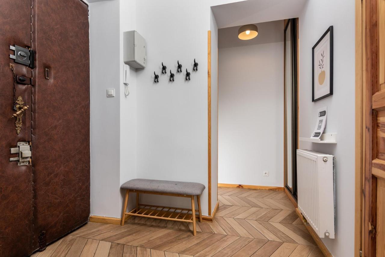 Classy Old Town Apartment - By Upstairs Краків Екстер'єр фото